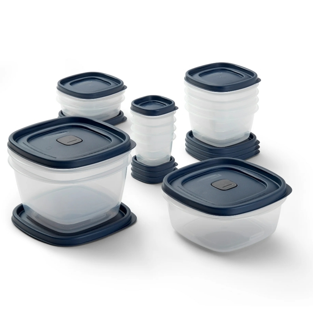 NWT Holiday Rubbermaid 26 piece set